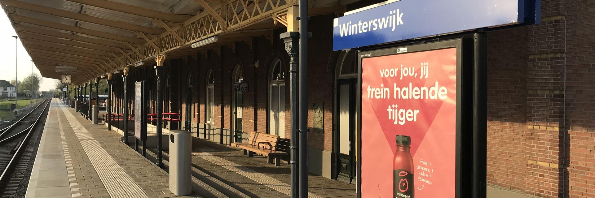 Bild vom Bahnhof in Winterswijk, auf dem Bahnsteig stehend